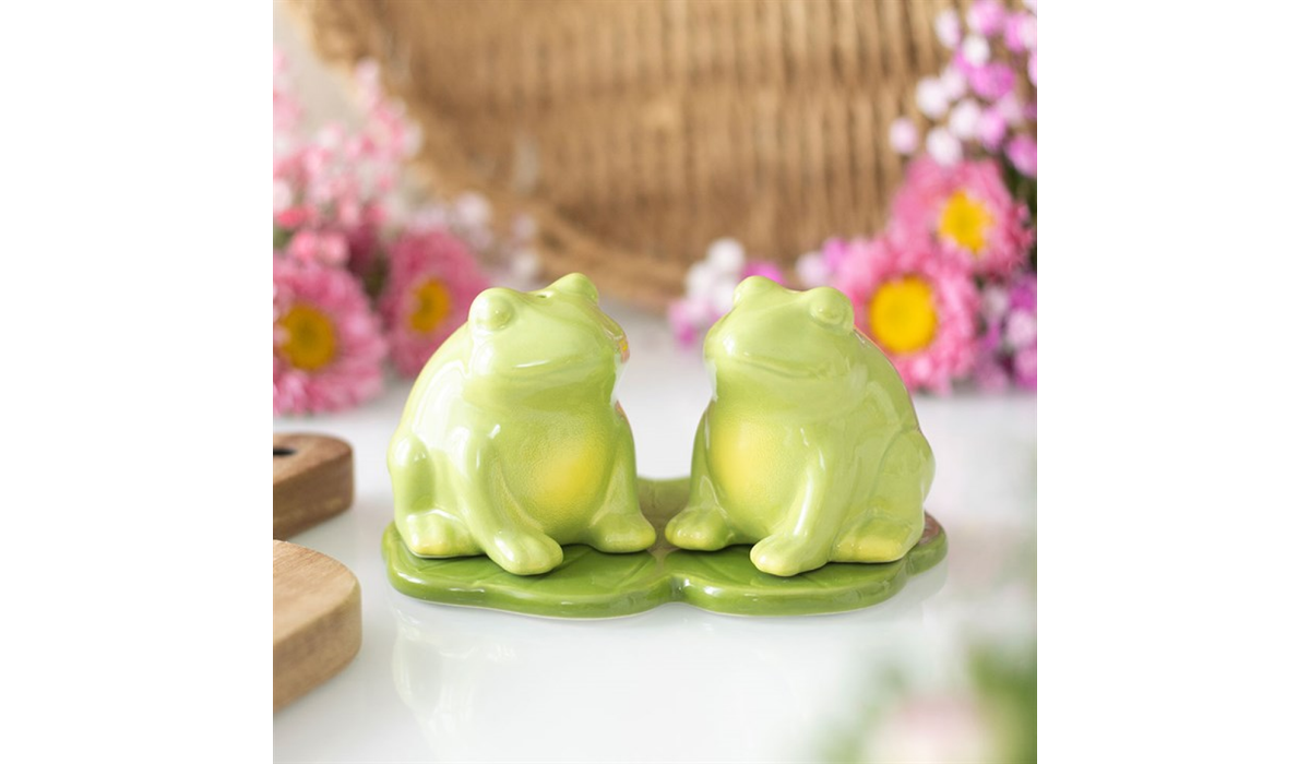 Frog Kitchen Charm Set – Oil Burner & Salt & Pepper Bundle